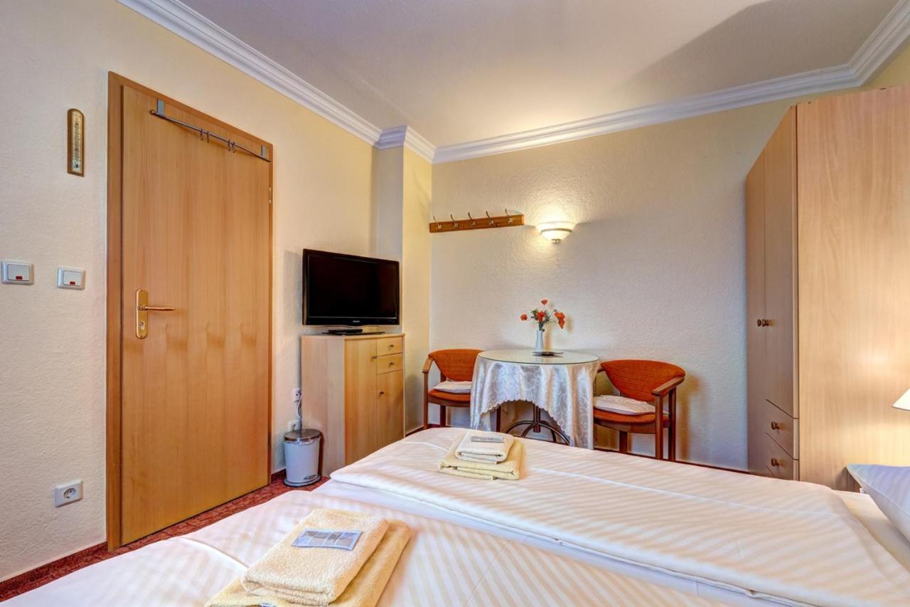 Pension Mittag Heringsdorf  Buitenkant foto