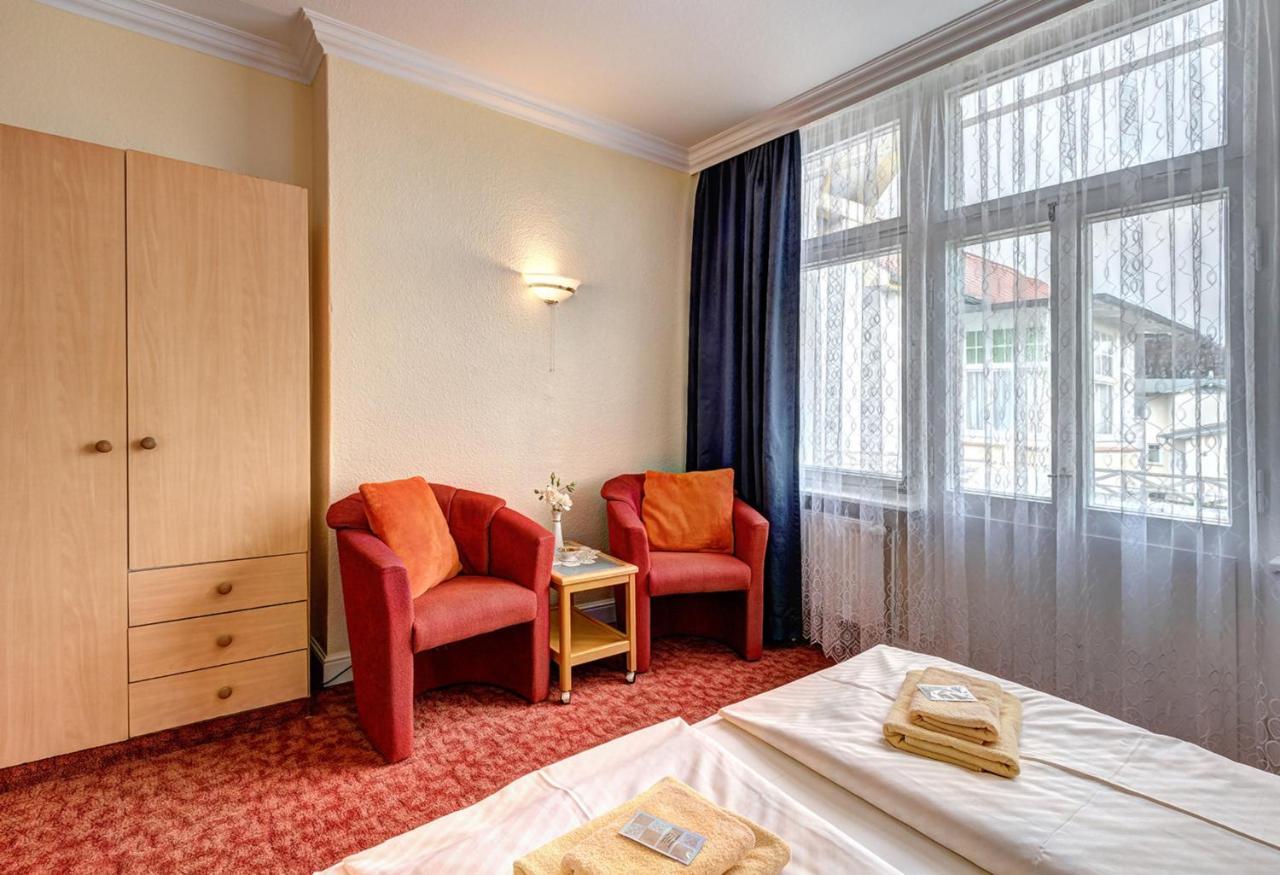 Pension Mittag Heringsdorf  Buitenkant foto
