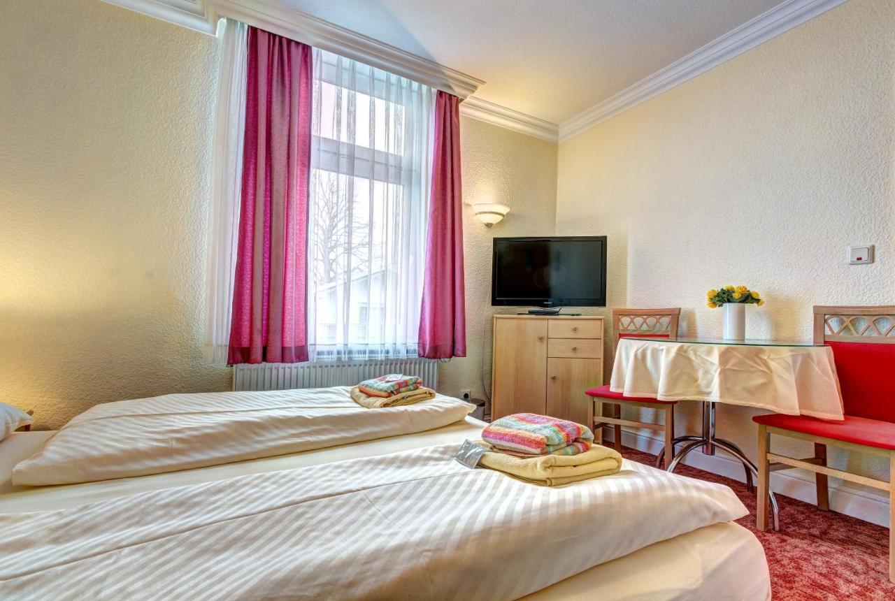 Pension Mittag Heringsdorf  Buitenkant foto