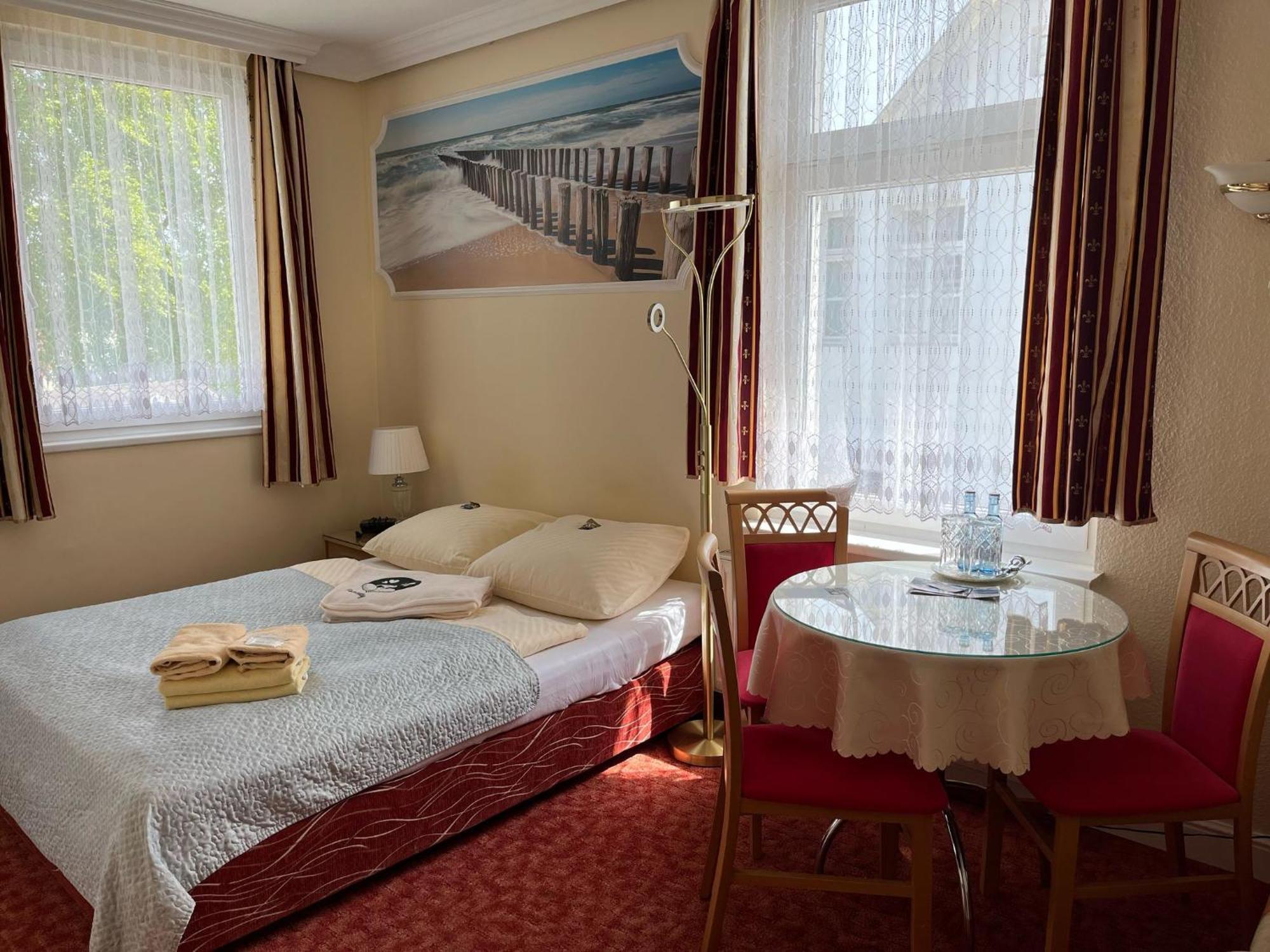 Pension Mittag Heringsdorf  Buitenkant foto