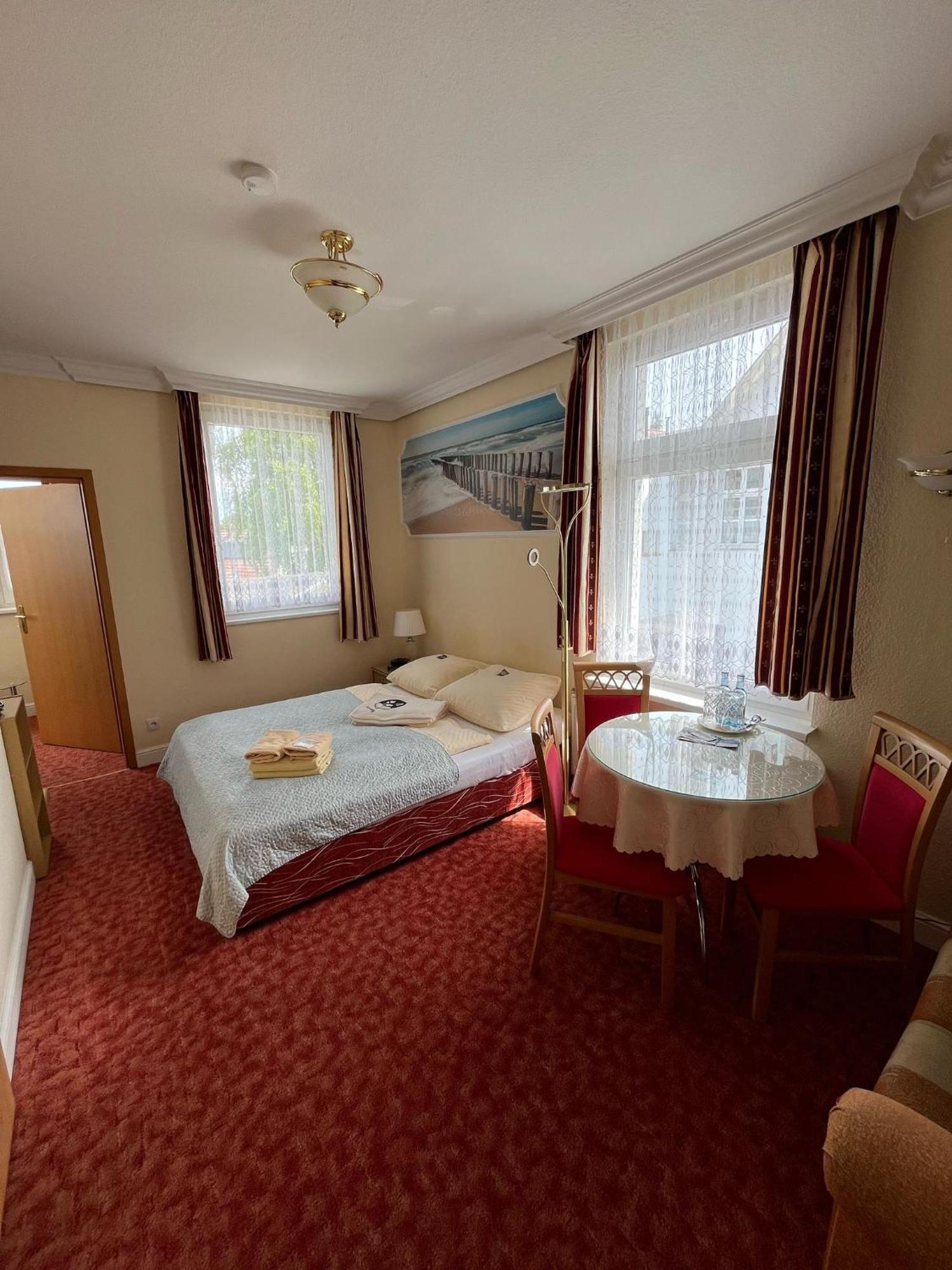 Pension Mittag Heringsdorf  Buitenkant foto